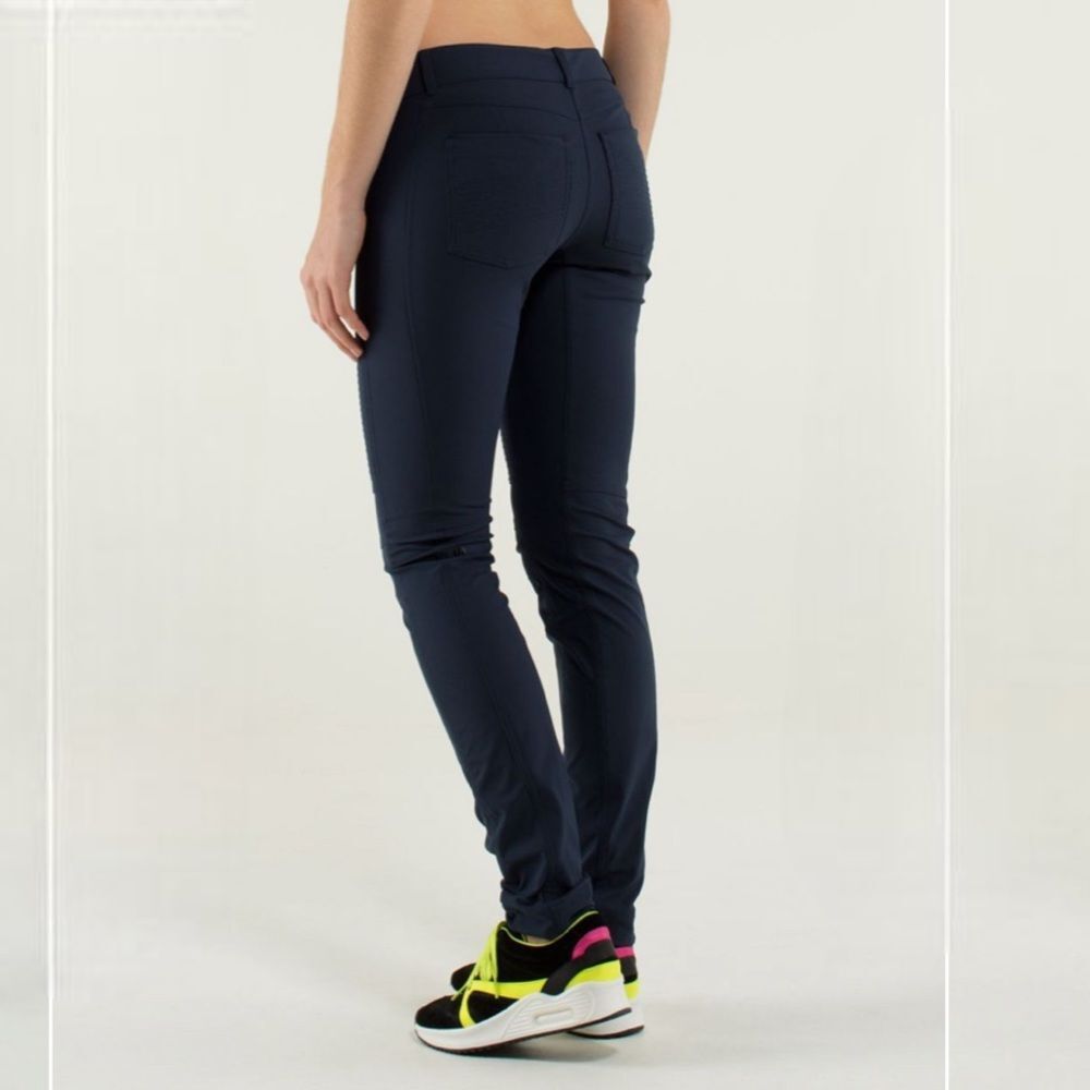 Lululemon Bust A Move Pants In Inkwell - Picture 2 of 10